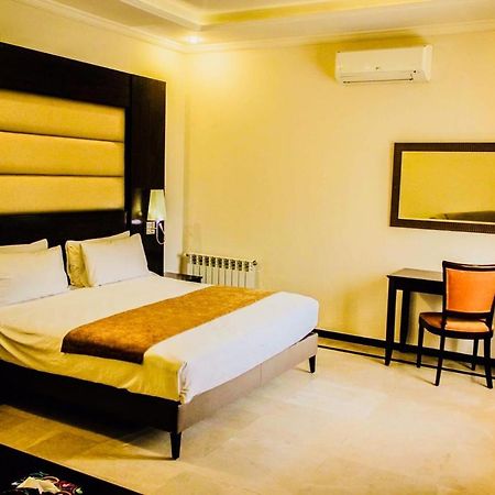 Bed And Breakfast Magnolia Исламабад Екстериор снимка