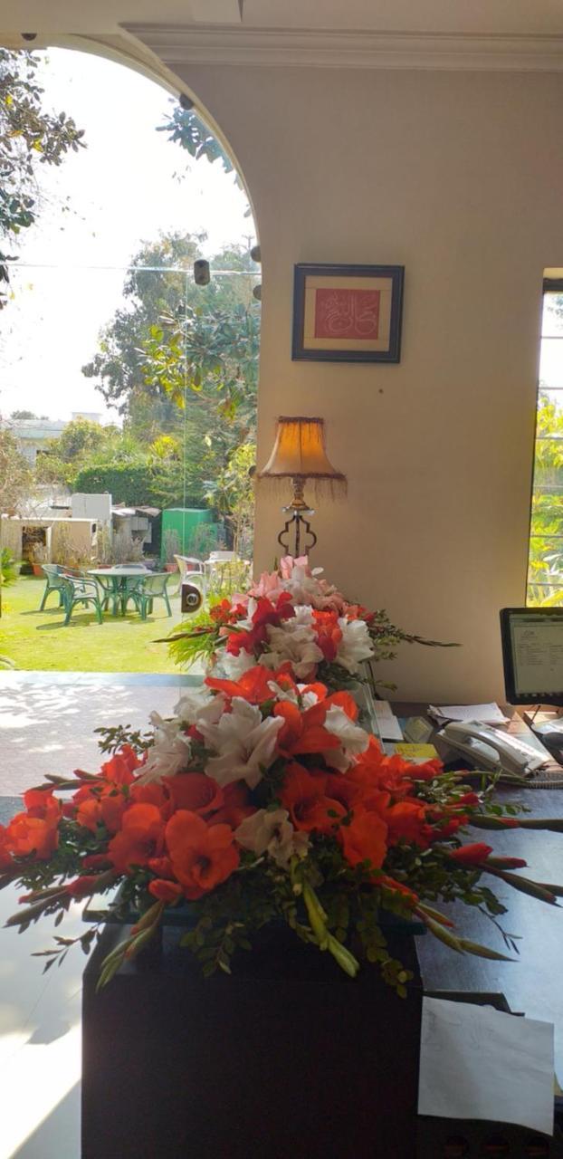 Bed And Breakfast Magnolia Исламабад Екстериор снимка
