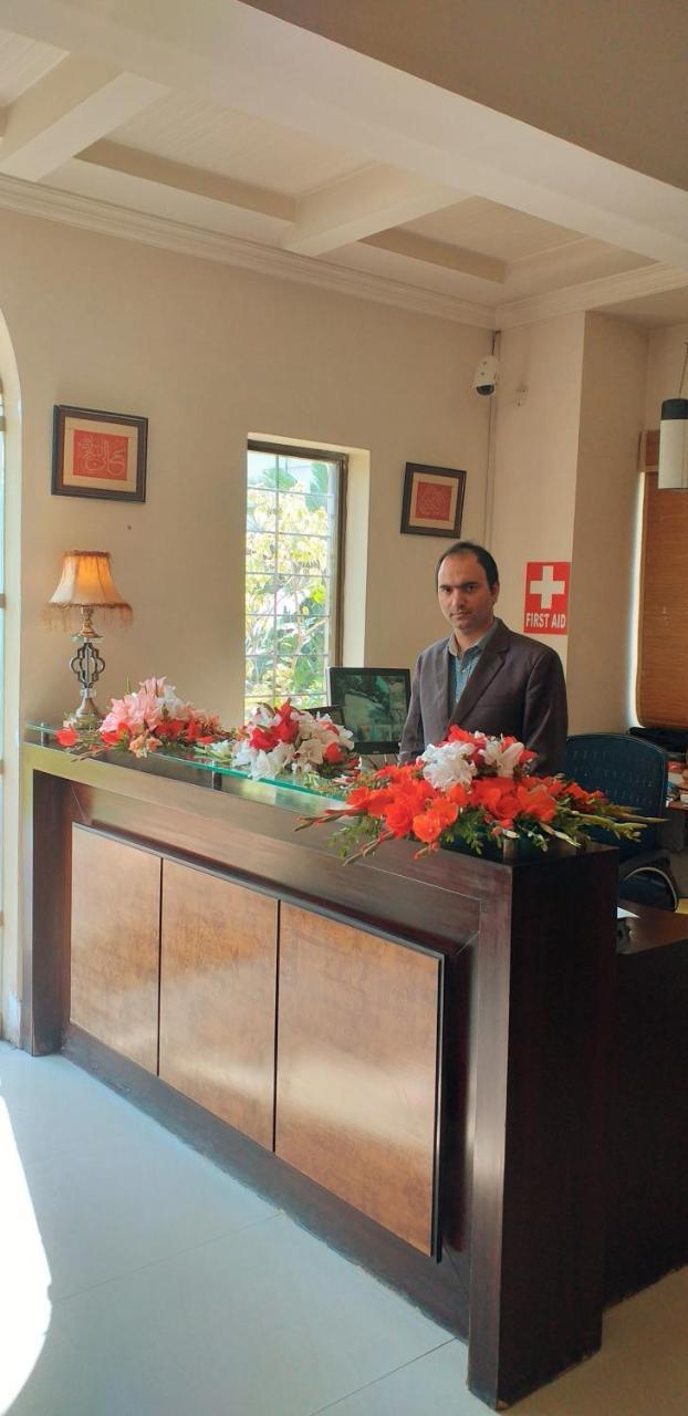 Bed And Breakfast Magnolia Исламабад Екстериор снимка