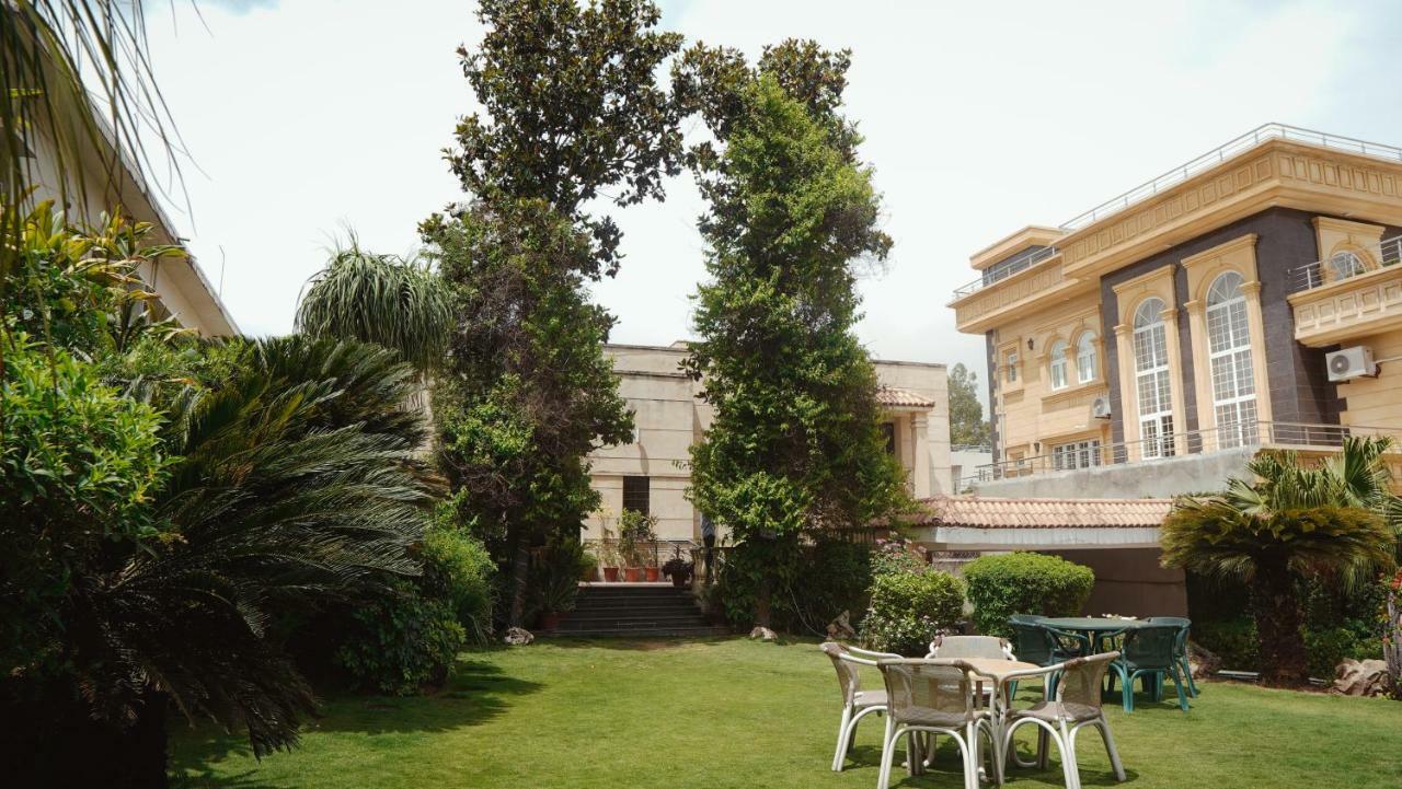 Bed And Breakfast Magnolia Исламабад Екстериор снимка