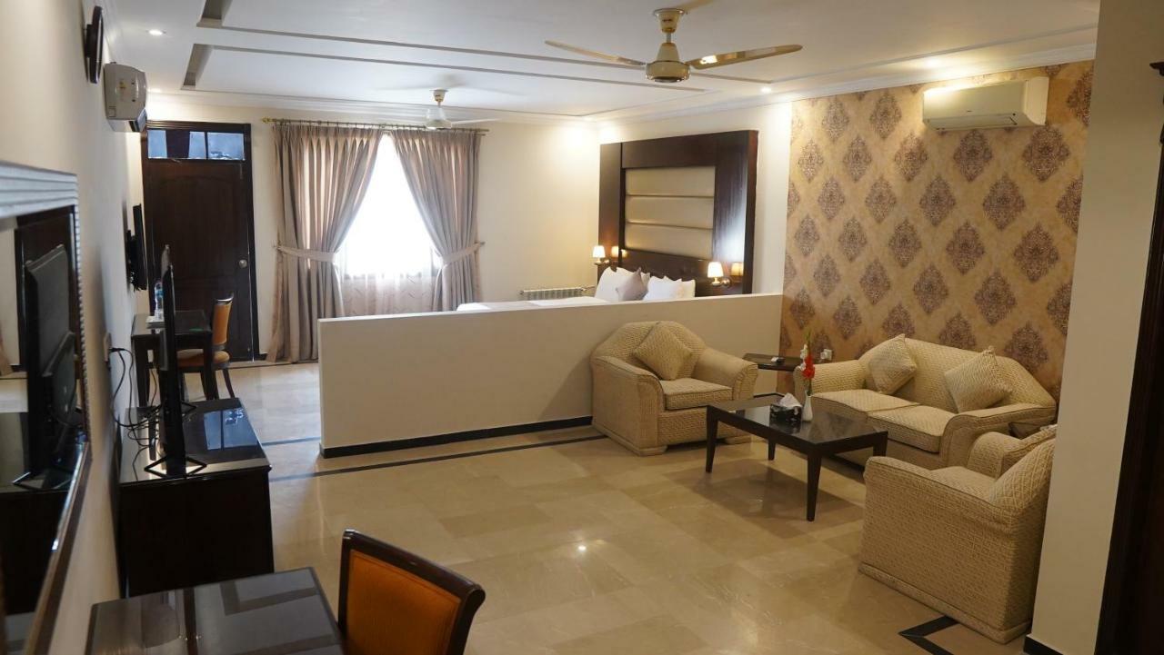 Bed And Breakfast Magnolia Исламабад Екстериор снимка