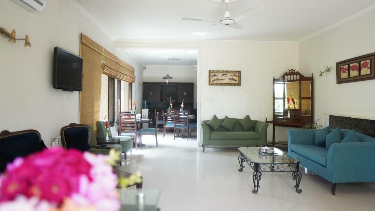 Bed And Breakfast Magnolia Исламабад Екстериор снимка